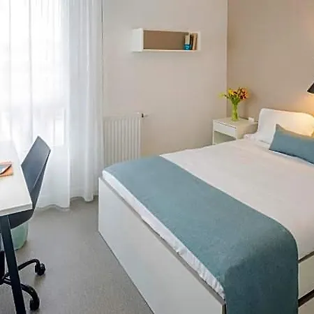 - Centre - Les Docks Aparthotel 3*