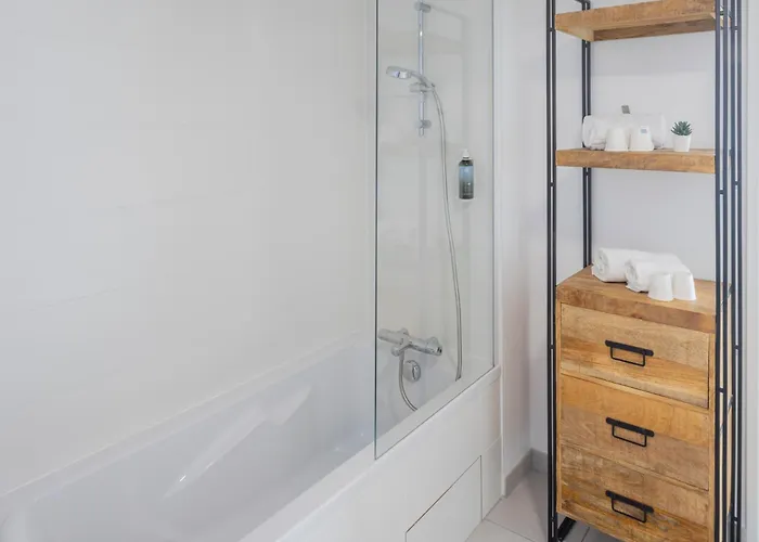 Appart hôtel - Centre - Les Docks 3*